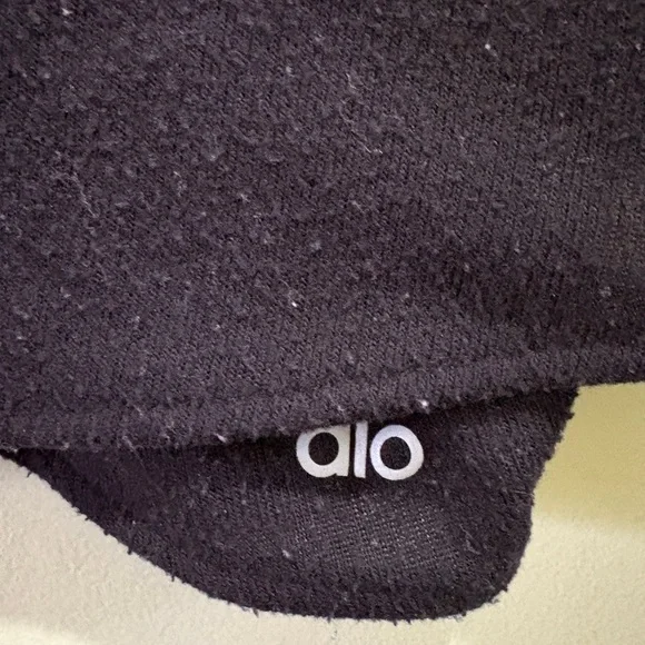 ALO Yoga Elegant Black Long Sleeve Crop Top - Picture 3 of 5